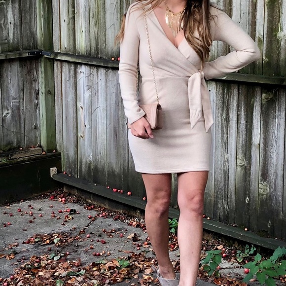 NWT Cream long sleeve dress - Picture 7 of 8